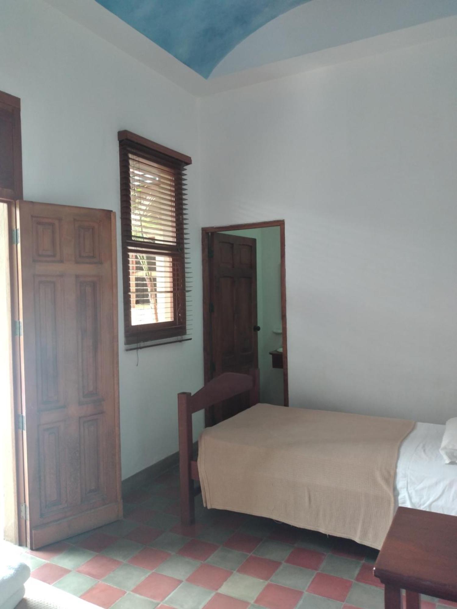 Colonial Victonella 3*