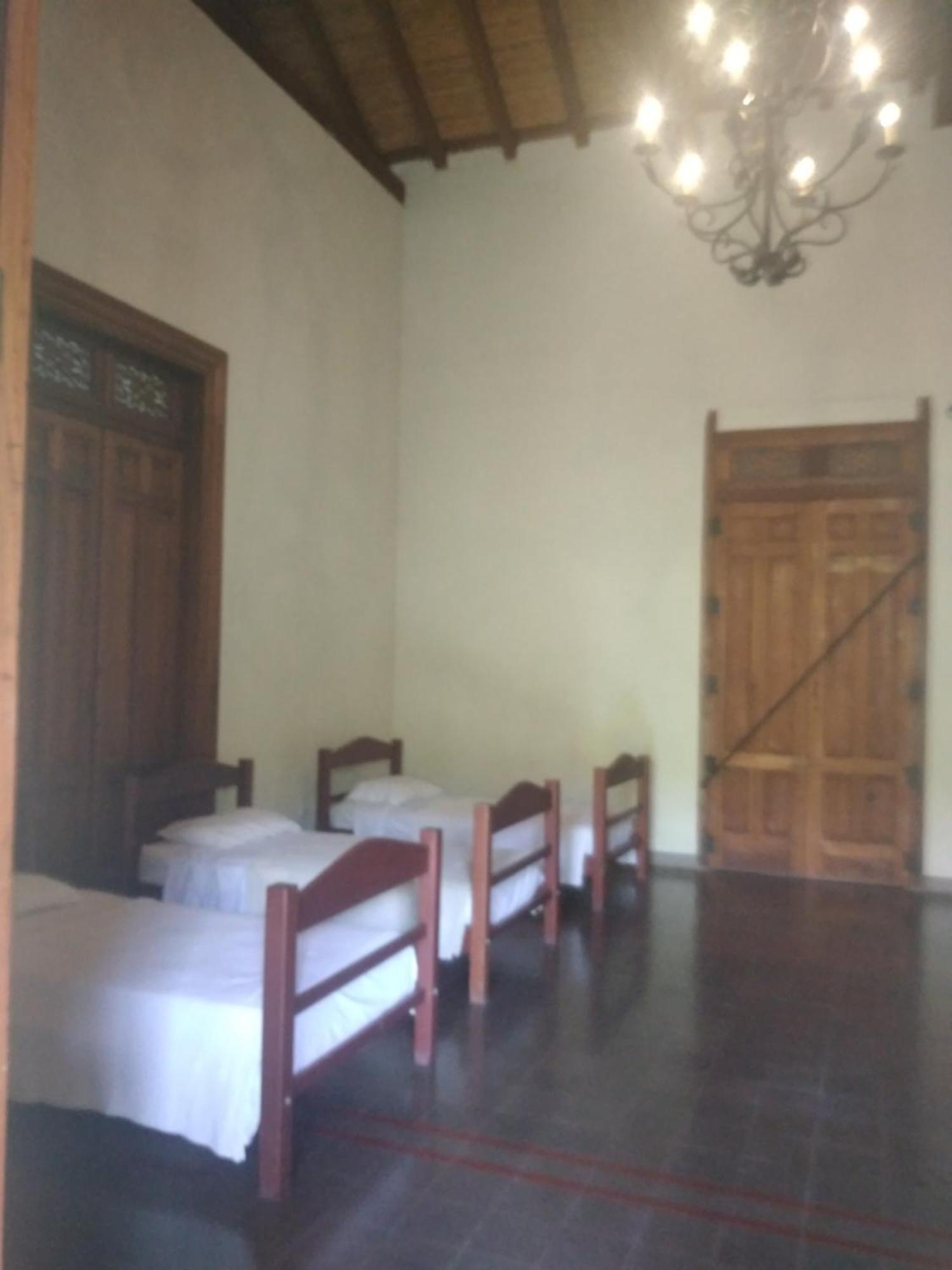 Colonial Victonella Granada