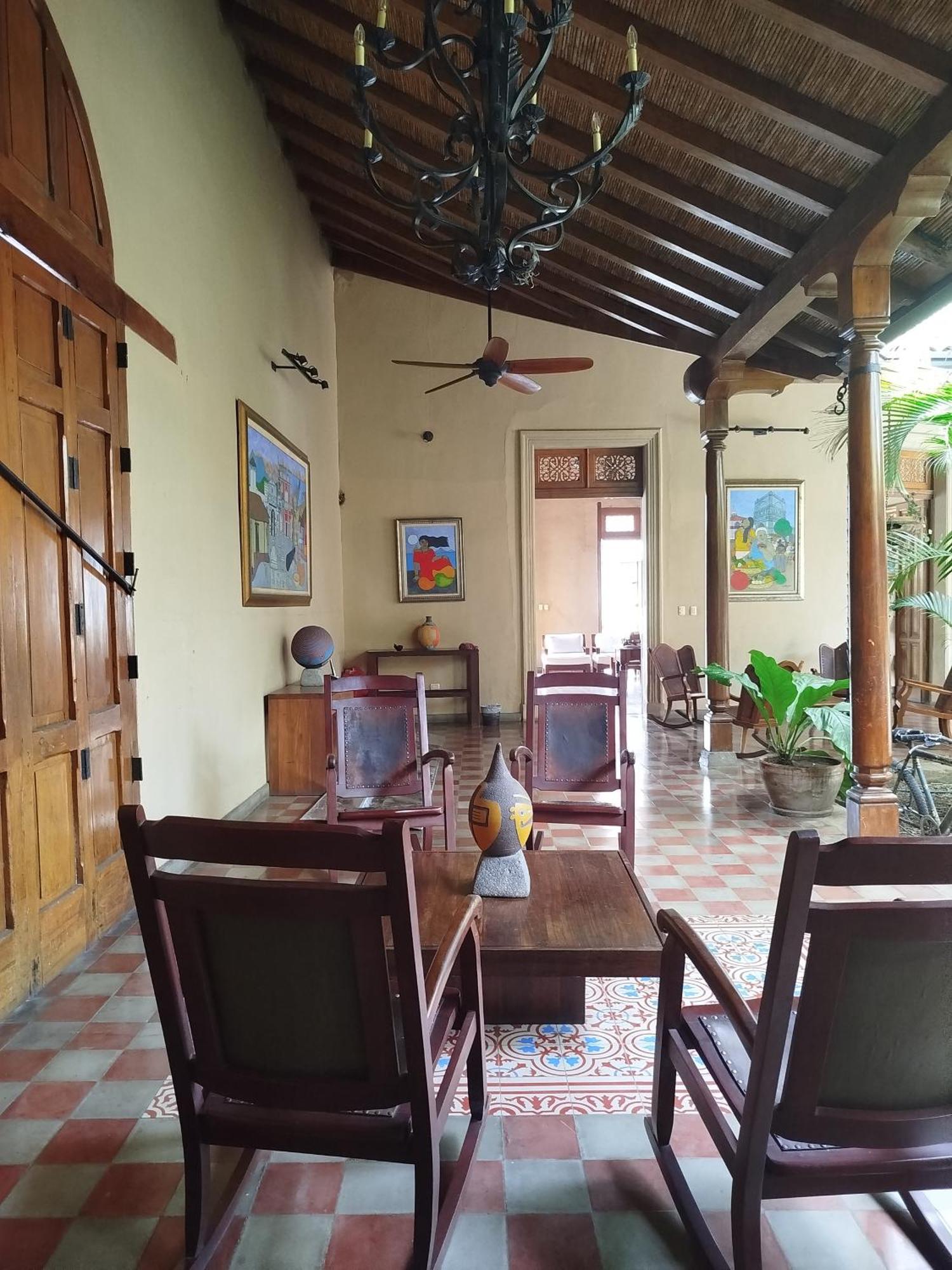 Colonial Victonella