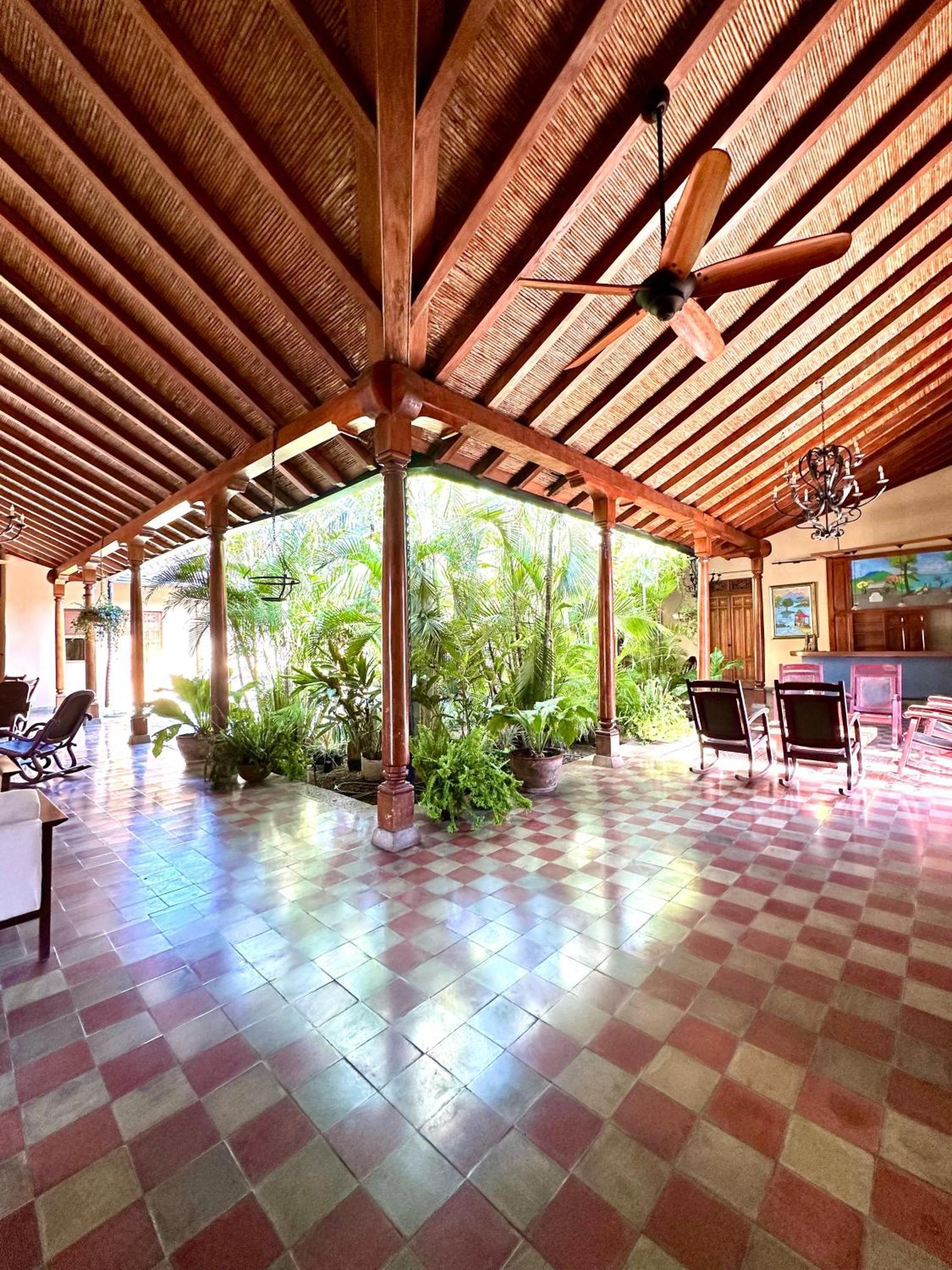 Inn Colonial Victonella Granada